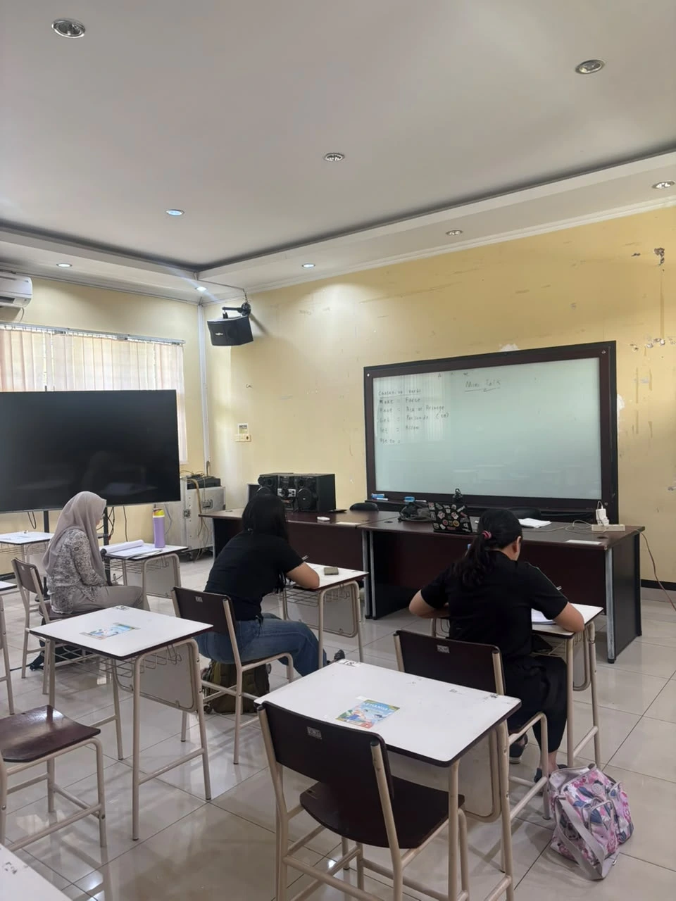 Pelaksanaan TOEFL Preparation Class Bulan Juli